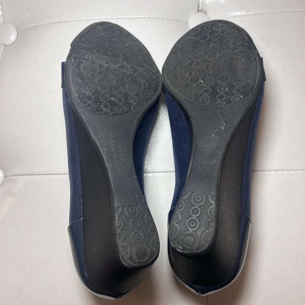 Anne Klein‎ Size 6 Women's Timeout Wedge Heel Pump Navy